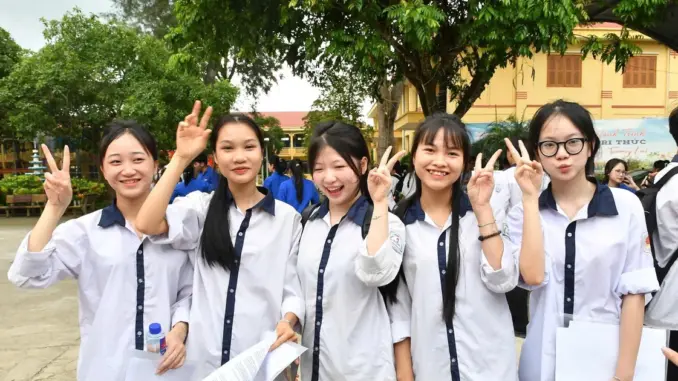 27 trường THPT tại Tuyên Quang công bố điểm chuẩn vào lớp 10 năm học 2025-2026 27 trường THPT tại Tuyên Quang công bố điểm chuẩn vào lớp 10 năm học 2025-2026