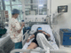 Nặng gấp đôi các bạn cùng trang lứa, bé trai nguy kịch sau vài ngày sốt