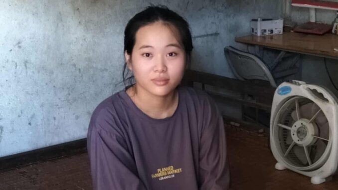 Nữ sinh vừa thi xong đã đi làm công nhân, đỗ 29,25 điểm khối C00 Nữ sinh vừa thi xong đã đi làm công nhân, đỗ 29,25 điểm khối C00