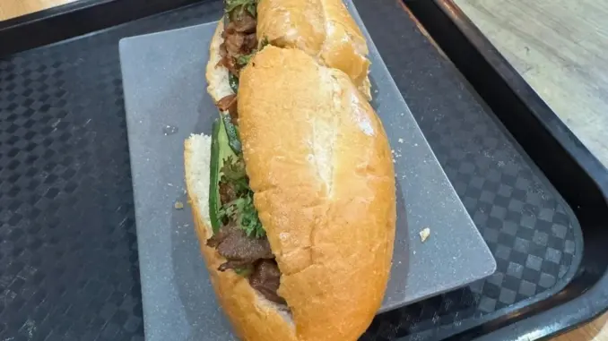 Một suất bánh mì tại sân bay Nội Bài giá 208.000 đồng: Bên trong có gì?