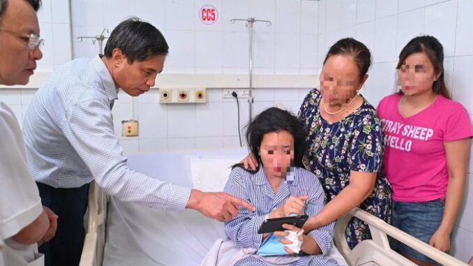 Lời kể của những người sống sót sau vụ l:ật tàu ở vịnh Hạ Long Lời kể của những người sống sót sau vụ l:ật tàu ở vịnh Hạ Long