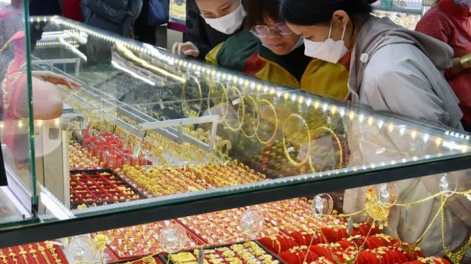 Giá vàng hôm nay, 9-7: Bất ngờ lao dốc, nhà đầu tư chốt lời Giá vàng hôm nay, 9-7: Bất ngờ lao dốc, nhà đầu tư chốt lời