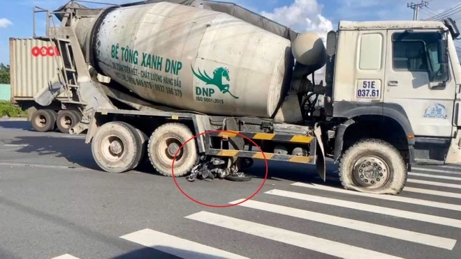 Mẹ đơn thân bị xe bồn cuốn vào gầm tử vong ở TP.HCM Mẹ đơn thân bị xe bồn cuốn vào gầm tử vong ở TP.HCM