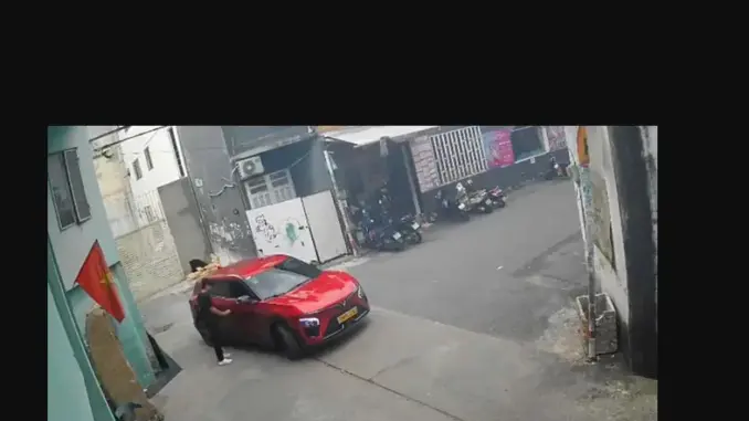 Vụ nam sinh lớp 10 mất tích sau khi lên xe taxi: Đã được chuộc về từ Campuchia, tình trạng hiện bất ổn Vụ nam sinh lớp 10 mất tích sau khi lên xe taxi: Đã được chuộc về từ Campuchia, tình trạng hiện bất ổn