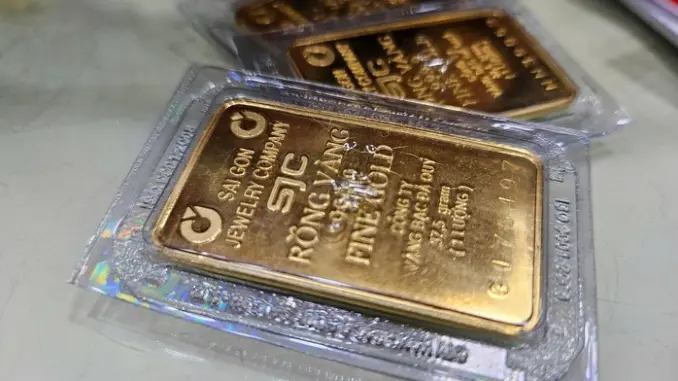 Giá vàng SJC “ngược dòng” thế giới, lên sát 121 triệu đồng/lượng Giá vàng SJC “ngược dòng” thế giới, lên sát 121 triệu đồng/lượng