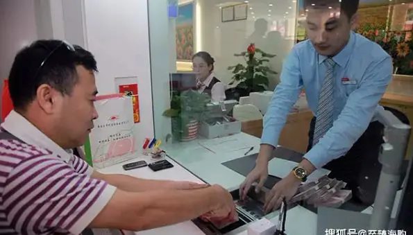 Người đàn ông gửi tiết kiệm 12 tỷ đồng, 13 phút sau số dư chỉ còn 0, ngân hàng tuyên bố: “Không phải lỗi của chúng tôi”