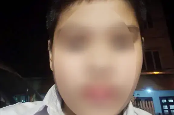 Hà Nội: Bé trai 13 tuổi trở về sau nhiều ngày mất tích, kể bị người lạ dụ dỗ và nhốt trong tầng hầm Hà Nội: Bé trai 13 tuổi trở về sau nhiều ngày mất tích, kể bị người lạ dụ dỗ và nhốt trong tầng hầm