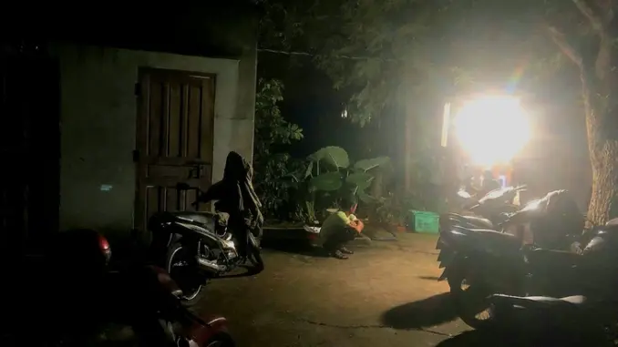 Tạm giữ con trai bênh mẹ, đạp cha ruột tử vong Tạm giữ con trai bênh mẹ, đạp cha ruột tử vong