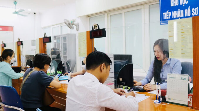 Tin vui cho người lao động ngoài 45 tuổi mới bắt đầu đóng BHXH Tin vui cho người lao động ngoài 45 tuổi mới bắt đầu đóng BHXH