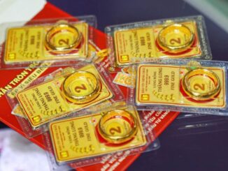 Giữa thời điểm giá vàng tăng vọt, chiều nay, một doanh nghiệp lớn thông báo: Mỗi khách được mua 20 chỉ vàng nhẫn, 2 cây vàng miếng