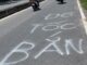 Truy tìm người phun dòng chữ ‘bắn tốc độ’ gây chú ý trên đường