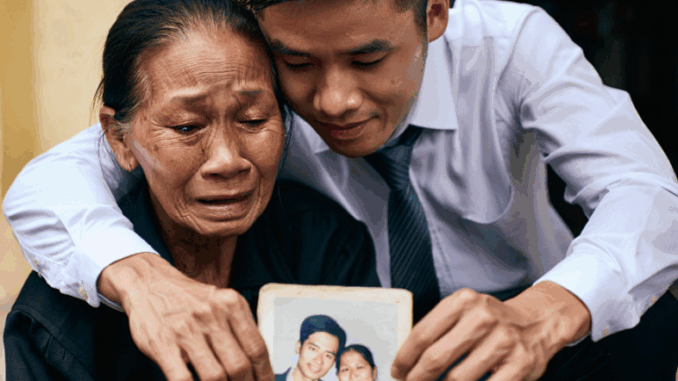Bà cụ già nhặt ve chai phát hiện trong thùng rác tấm ảnh của mình hồi xưa, càng kinh:hoang hơn phát hiện thêm điều không ngờ về người con trai và vợ 2 của chồng, ai nghe cũng rớt nước mắt… Bà cụ già nhặt ve chai phát hiện trong thùng rác tấm ảnh của mình hồi xưa, càng kinh:hoang hơn phát hiện thêm điều không ngờ về người con trai và vợ 2 của chồng, ai nghe cũng rớt nước mắt…