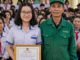Cô gái bị cả trường kh/inh thư/ờng vì có bố làm lao công, khi công bố điểm thi tốt nghiệp, ai nấy đều…