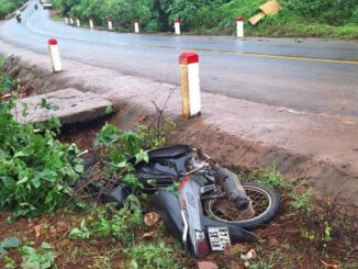 Hai thiếu nữ t:ử v:ong bên đường