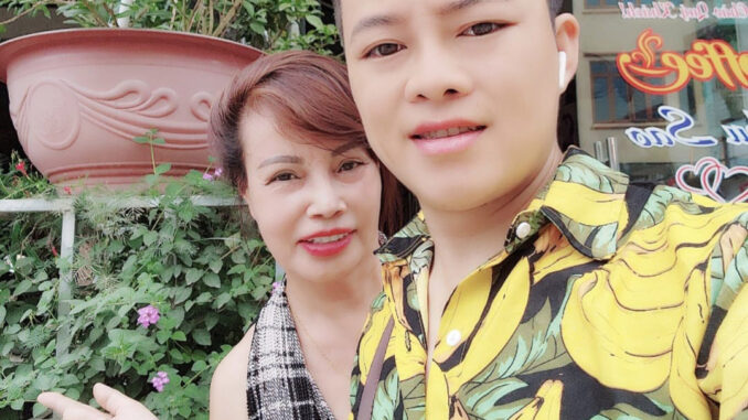 Gương mặt của trai trẻ Hoa Cương lấy g:á:i già sau 7 năm mà khác quá trời Gương mặt của trai trẻ Hoa Cương lấy g:á:i già sau 7 năm mà khác quá trời