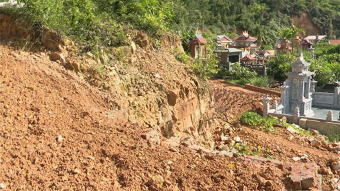 Xác minh làm rõ vụ phá núi để phân ô, xây mộ Xác minh làm rõ vụ phá núi để phân ô, xây mộ