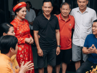 Nhà chồng chị gái tôi đến ăn hỏi nhưng người thì mặc áo phông, người đi dép lê, bác tôi tuyên bố đuổi thẳng cổ