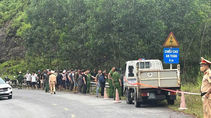 Hi hữu: Ngã xe máy bên đường, vô tình phát hiện thi thể nam giới cùng ngày tháng năm sinh