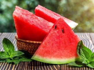 Những thực phẩm đại kỵ với dưa hấu: Thèm đến mấy cũng không nên ăn cùng nhau kẻo rước họa vào thân