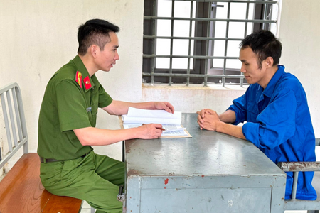 'Bao luật’ xe tải vi phạm, một quản trị viên mạng xã hội bị khởi tố 'Bao luật’ xe tải vi phạm, một quản trị viên mạng xã hội bị khởi tố