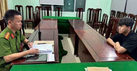 Nhân viên pha chế cà phê trộm gần 700 triệu đồng và 5 lượng vàng của chủ Nhân viên pha chế cà phê trộm gần 700 triệu đồng và 5 lượng vàng của chủ