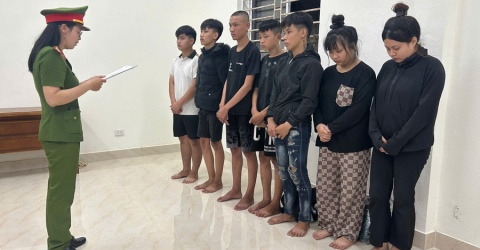 Bắt giam nhóm gâyrối trong đêm khiến 1 người tửvong ở Đà Nẵng Bắt giam nhóm gâyrối trong đêm khiến 1 người tửvong ở Đà Nẵng