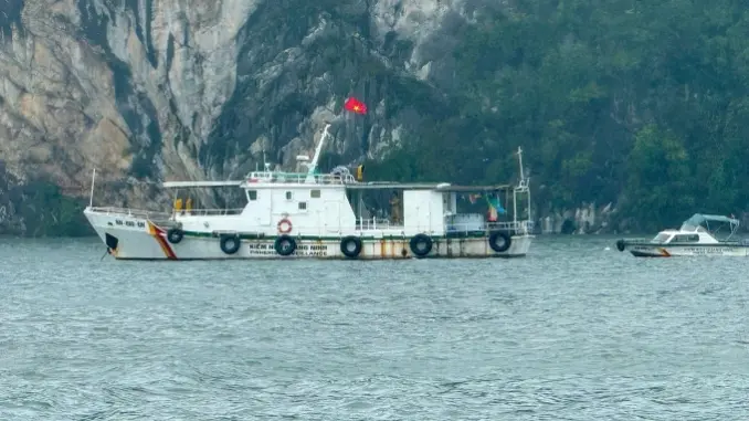 Tìm thấy một nạn nhân vụ lật tàu Vịnh Xanh 58 Tìm thấy một nạn nhân vụ lật tàu Vịnh Xanh 58
