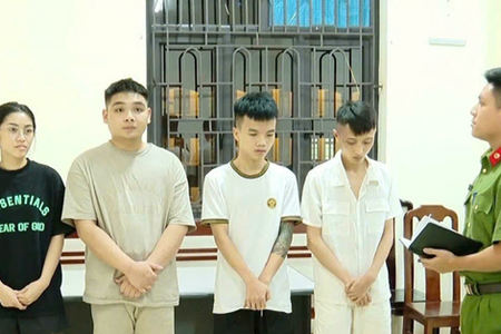 Dùng giấy tờ giả thuê ô tô rồi chiếm đoạt - 4 đối tượng sa lưới Dùng giấy tờ giả thuê ô tô rồi chiếm đoạt - 4 đối tượng sa lưới