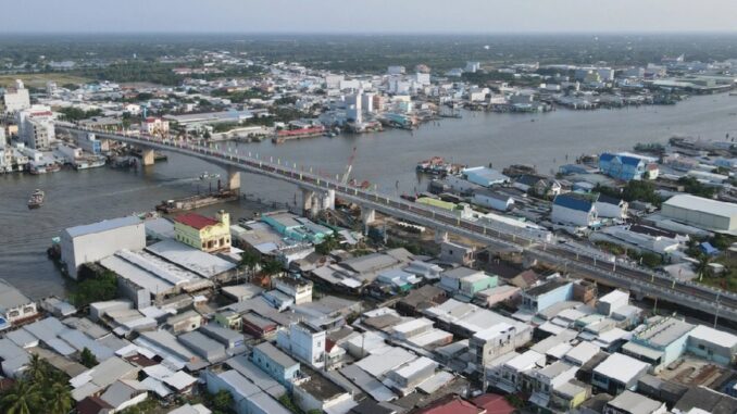 Cà Mau: Xét xử lưu động vụ người phụ nữ đánh đại úy công an thương tích 7% Cà Mau: Xét xử lưu động vụ người phụ nữ đánh đại úy công an thương tích 7%