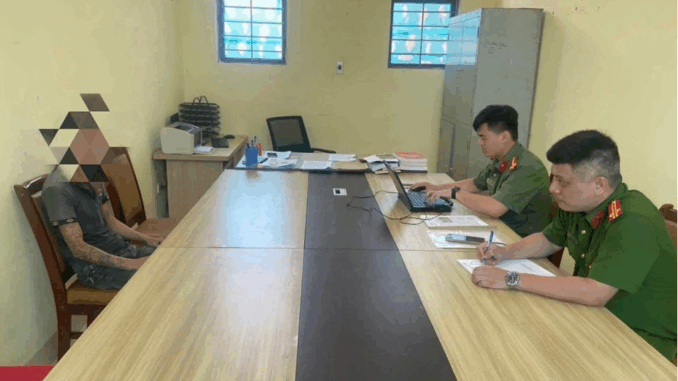 Xử lý nam thanh niên không mặc quần áo nhảy múa, phát trực tiếp lên Facebook Xử lý nam thanh niên không mặc quần áo nhảy múa, phát trực tiếp lên Facebook