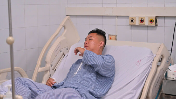 Có lẽ đã c-ứ-u được 48 hành khách nếu thuyền trưởng làm theo 1 yêu cầu? Thuyền viên may mắn song-sot lần đầu kể hết mọi chuyện xảy ra lúc đó Có lẽ đã c-ứ-u được 48 hành khách nếu thuyền trưởng làm theo 1 yêu cầu? Thuyền viên may mắn song-sot lần đầu kể hết mọi chuyện xảy ra lúc đó