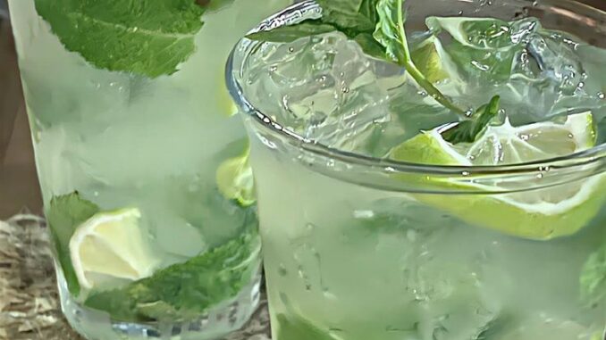 Uống nước chanh hàng ngày có thực sự tốt không? Cách uống nước chanh tốt cho sức khỏe Uống nước chanh hàng ngày có thực sự tốt không? Cách uống nước chanh tốt cho sức khỏe
