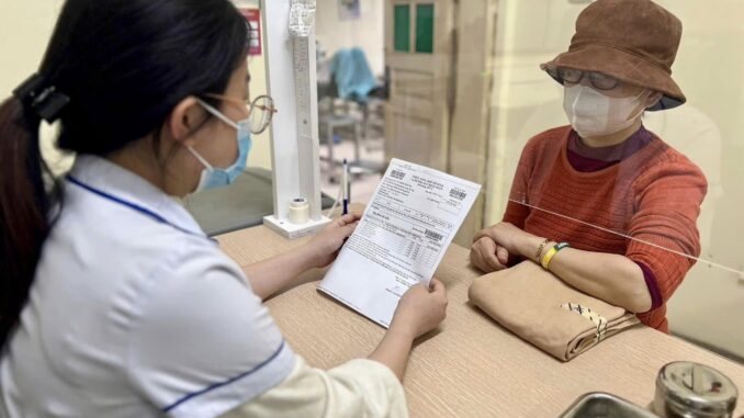 Từ 1/7, nhiều người khám trái tuyến được BHYT thanh toán 100%