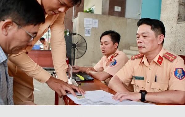 Cách đổi giấy phép lái xe từ B2 sang C1 online mới nhất Cách đổi giấy phép lái xe từ B2 sang C1 online mới nhất