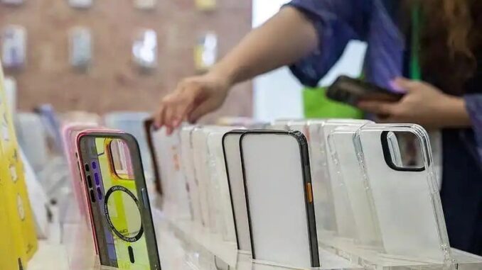 Phát hiện chất đ:ộc hại gây u:ng th:ư, s:uy th:ận, dậy thì sớm ở trẻ vượt mức 30 lần cho phép trong loạt ốp lưng điện thoại bán chạy nhất trên sàn thương mại điện tử Phát hiện chất đ:ộc hại gây u:ng th:ư, s:uy th:ận, dậy thì sớm ở trẻ vượt mức 30 lần cho phép trong loạt ốp lưng điện thoại bán chạy nhất trên sàn thương mại điện tử