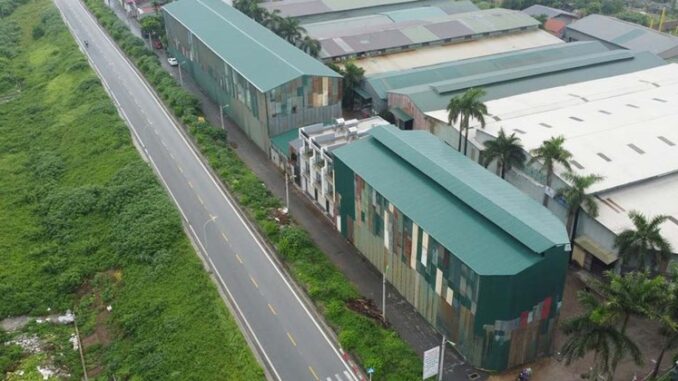Chủ tịch Hà Nội chỉ đạo kiểm tra dãy nhà liền kề vi phạm xây dựng Chủ tịch Hà Nội chỉ đạo kiểm tra dãy nhà liền kề vi phạm xây dựng
