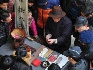 Vì sao thầy bói không biết bạn là ai nhưng lại biết rõ chuyện gia đình bạn? Lý do quá đơn giản