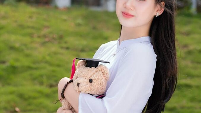 Nữ sinh là 1 trong 9 thủ khoa đạt 30/30: Lớp trưởng Chuyên Hóa “tài sắc vẹn toàn”, điểm GPA lớp 12 đạt 9,5 Nữ sinh là 1 trong 9 thủ khoa đạt 30/30: Lớp trưởng Chuyên Hóa “tài sắc vẹn toàn”, điểm GPA lớp 12 đạt 9,5