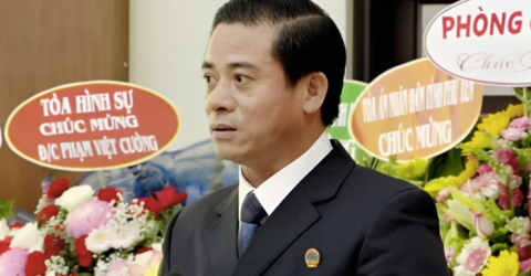 Nguyên phó chánh án TAND cấp cao tự thú nhận hối lộ để giảm án cho tội phạm giếtngười Nguyên phó chánh án TAND cấp cao tự thú nhận hối lộ để giảm án cho tội phạm giếtngười