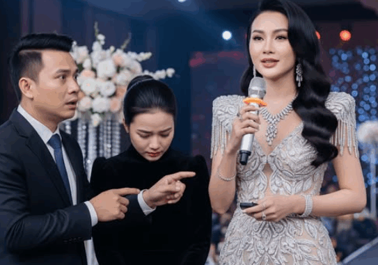 Ngày nào chồng cũng đòi tăng ca ở lại công ty, lại còn tháo nhẫn cưới cất túi, tôi âm thầm theo dõi thì biết anh nuôi bé ba ở ngoài Ngày nào chồng cũng đòi tăng ca ở lại công ty, lại còn tháo nhẫn cưới cất túi, tôi âm thầm theo dõi thì biết anh nuôi bé ba ở ngoài