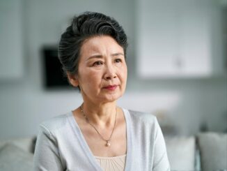 Tôi 63 tuổi, kết hôn với người đàn ông giàu 70 tuổi, mỗi tháng ông ấy đưa 28 triệu đồng: Sau 3 tháng, tôi quyết định ly hôn trong nước mắt!