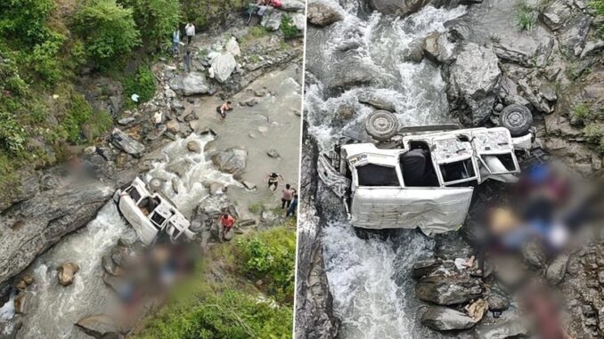 Xe jeep bất ngờ mất lái lao xuống hẻm núi sâu, 8 người tử vong thương tâm tại Ấn Độ Xe jeep bất ngờ mất lái lao xuống hẻm núi sâu, 8 người tử vong thương tâm tại Ấn Độ