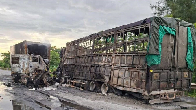 Hiện trường kinh hoàng vụ xe container đấu đầu xe tải, 2 người thương vong Hiện trường kinh hoàng vụ xe container đấu đầu xe tải, 2 người thương vong