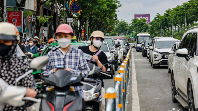 Hà Nội cấm xe máy xăng vào vành đai 1 từ 7/2026: Nhanh chóng hỗ trợ người dân đổi xe Hà Nội cấm xe máy xăng vào vành đai 1 từ 7/2026: Nhanh chóng hỗ trợ người dân đổi xe