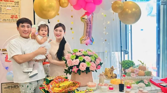 “Sao cứ đăng hình chồng con lên hoài vậy?” – Thanh Trúc đáp đúng một câu mà ai làm mẹ cũng hiểu “Sao cứ đăng hình chồng con lên hoài vậy?” – Thanh Trúc đáp đúng một câu mà ai làm mẹ cũng hiểu