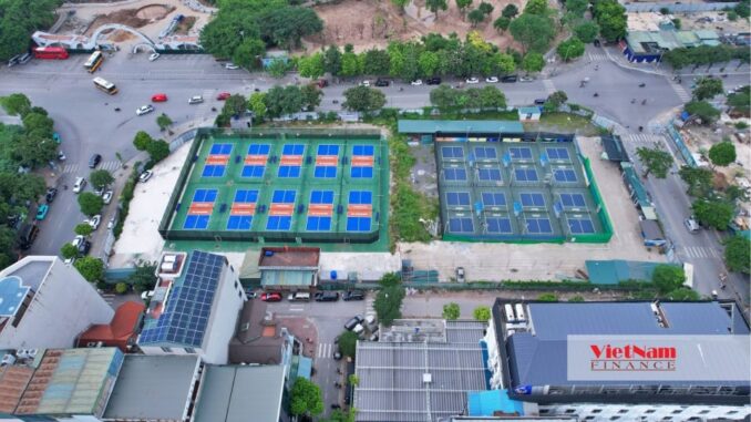 Hà Nội: ‘Đất vàng’ quây tôn bỏ hoang gần 20 năm, biến thành sân pickleball
