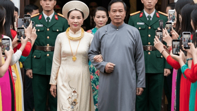 Cưới con bé n/h/à q/u/ê, giờ con phải ch;ị;u thôi. Nhà mình đâu có hợp với người như vậy…