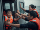 Phép màu đã xảy ra, không ai nghĩ chỉ duy nhất cậu b;;/é còn sống trong vụ l;;/ật tàu nhờ nghe lời dặn của bố