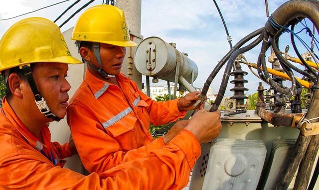 Giá điện tháng 7 dự kiến sẽ giảm sau cú tăng s-oc tháng 6! EVN đã đưa ra cảnh báo bà con xem lại hóa đơn ngay!!! Giá điện tháng 7 dự kiến sẽ giảm sau cú tăng s-oc tháng 6! EVN đã đưa ra cảnh báo bà con xem lại hóa đơn ngay!!!