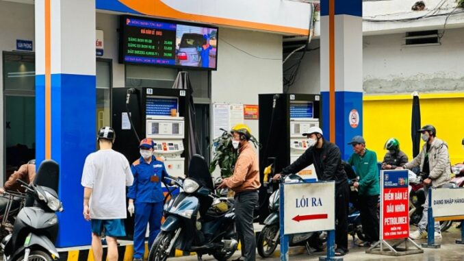Lo đóng cửa cây xăng khi Hà Nội cấm xe máy trong vành đai 1 Lo đóng cửa cây xăng khi Hà Nội cấm xe máy trong vành đai 1